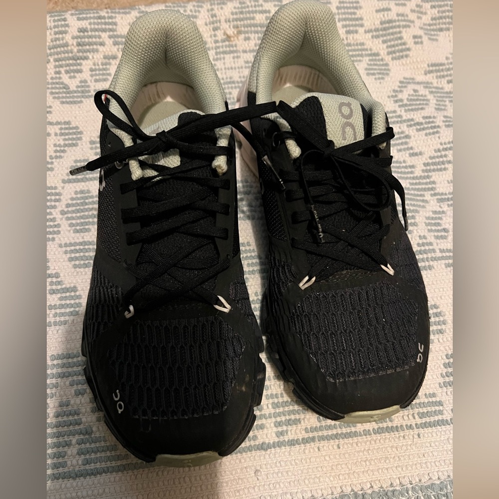 Run On walking/running shoes